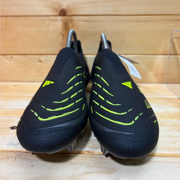 New Adidas Predator Elite Laceless soccer cleats shoes - JI1078 - Mens Size 11 - Picture 3 of 8